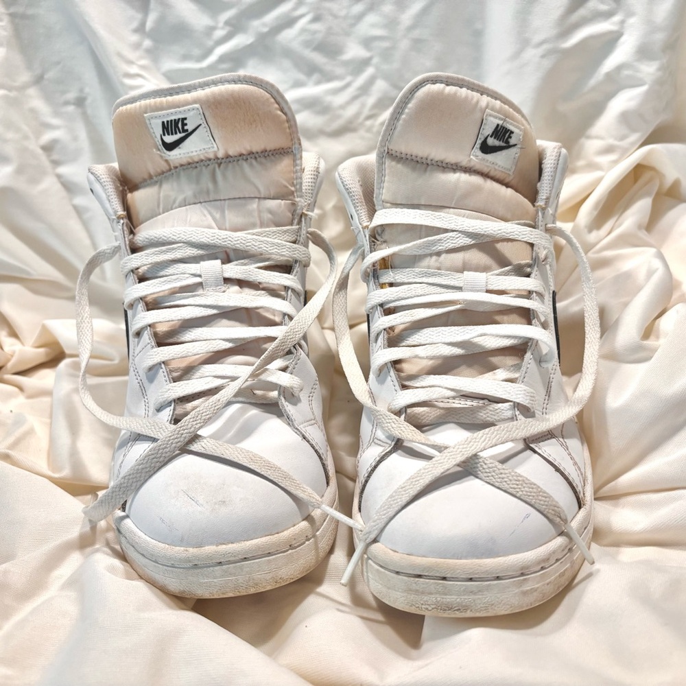 Nike Blazer Mid 77 Vintage White Black Gold Men’s Size 10.5 – Pre-Owned